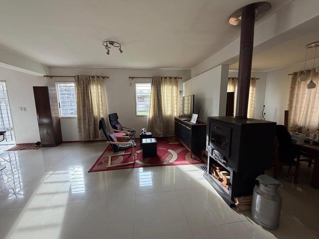Venta de  2 Casas en un padrón con 4 dormitorios en Solymar