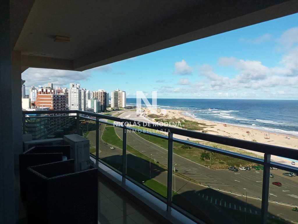Hermoso Departamento en venta, en playa Brava.