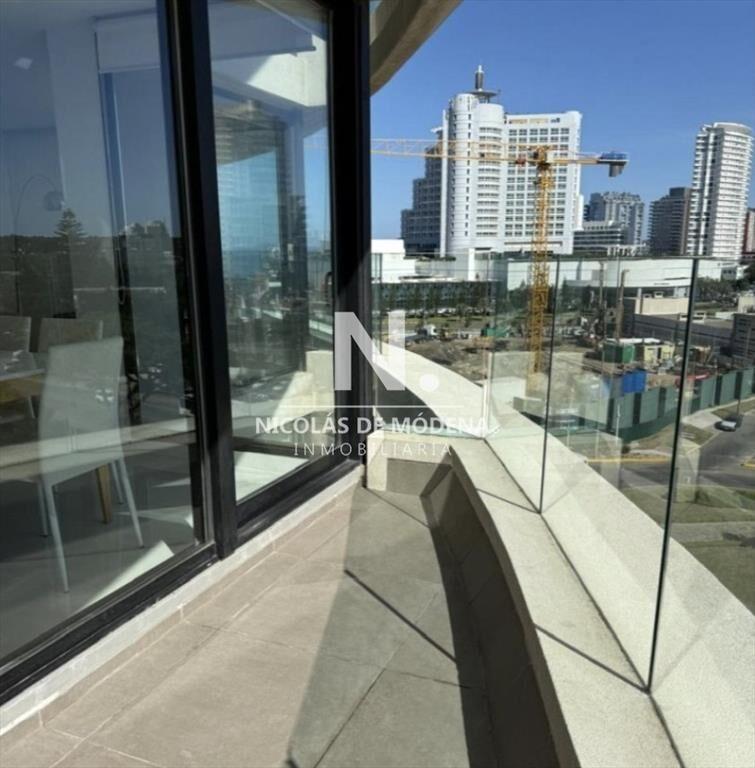 En venta apartamento de 3 dormitorios en suite al