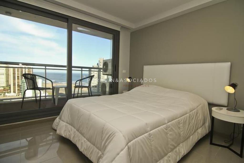 Apartamento en venta en edificio Onix, Punta del