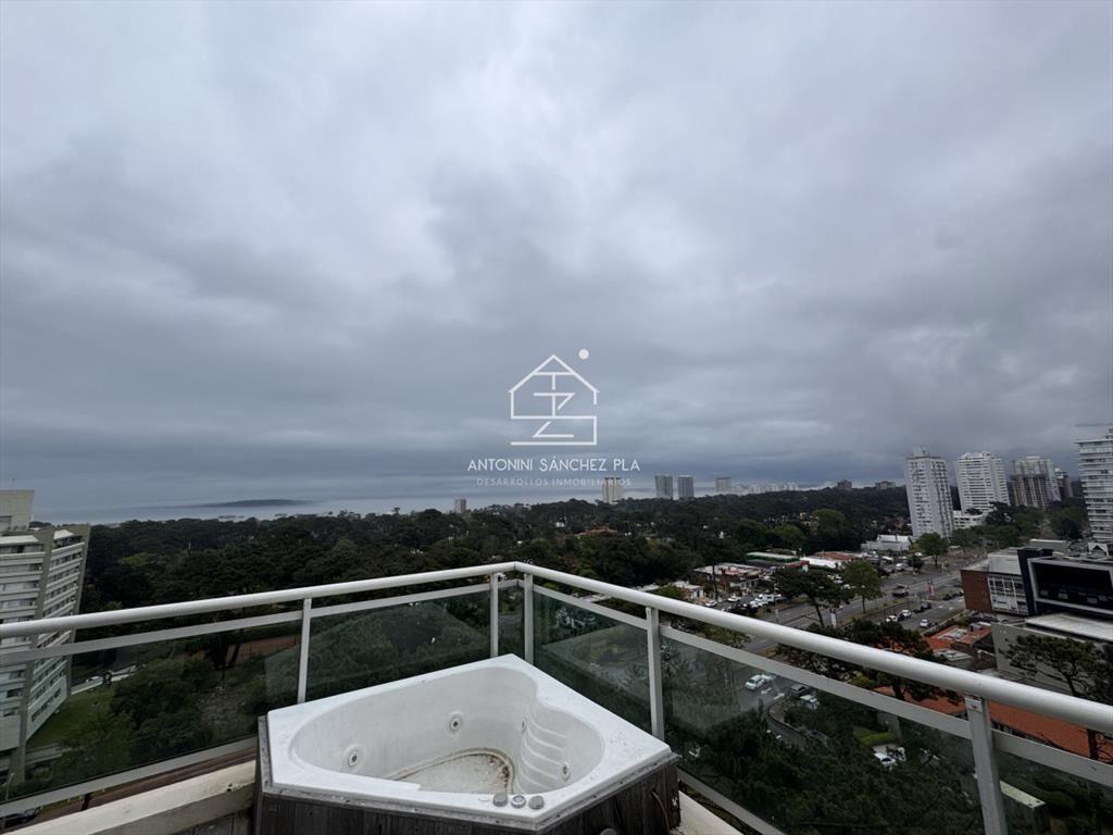 Venta apartamento 3 dormitorios Punta del Este
