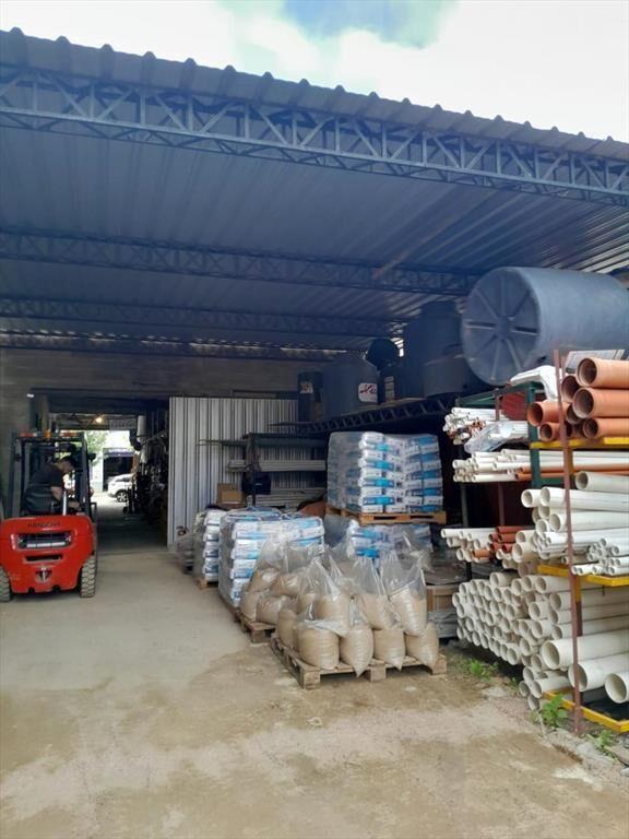 Venta  Galpón 420m2 con Renta Aguada