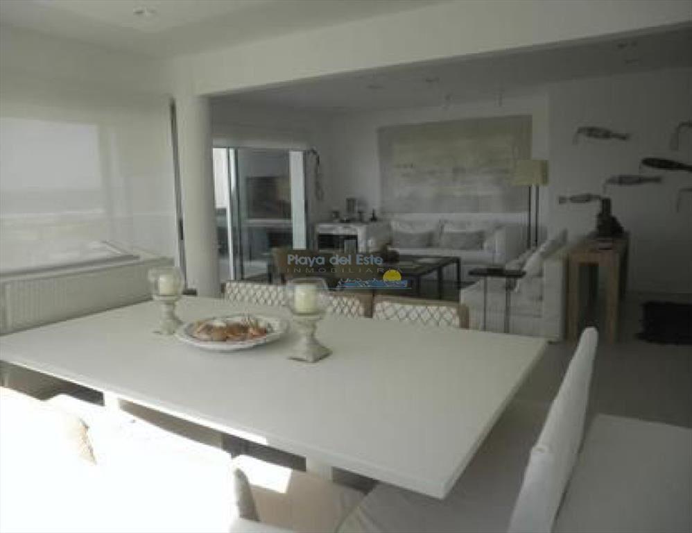 Apartamento en Brava, 3 dormitorios *