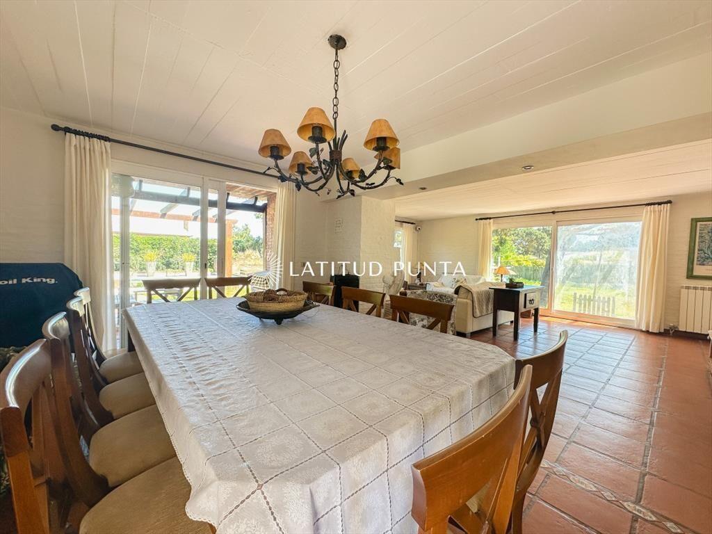 Casa en Tio Tom, 6 dormitorios y piscina