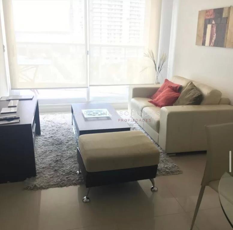 Apartamento de 2 dormitorios con parrillero en en
