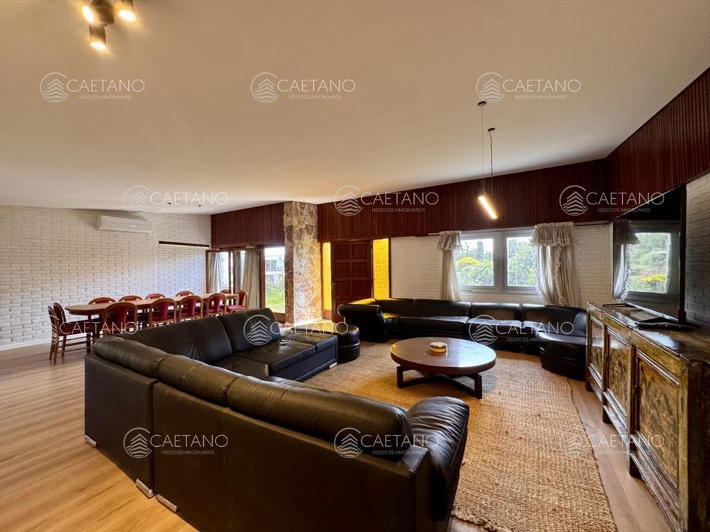 Venta casa 7 dormitorios, Cantegril, Punta del