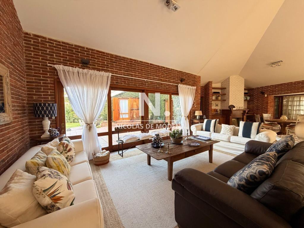 Espectacular Chalet en Playa Brava