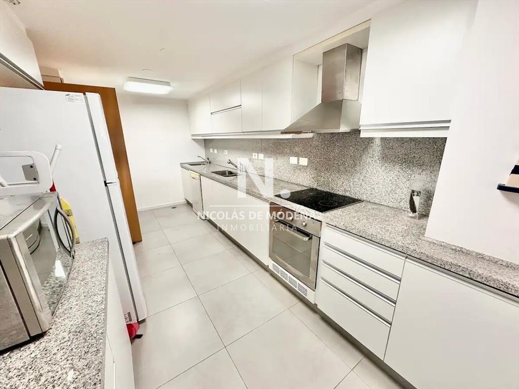Alquila apartamento de 2 dormitorios con vista al