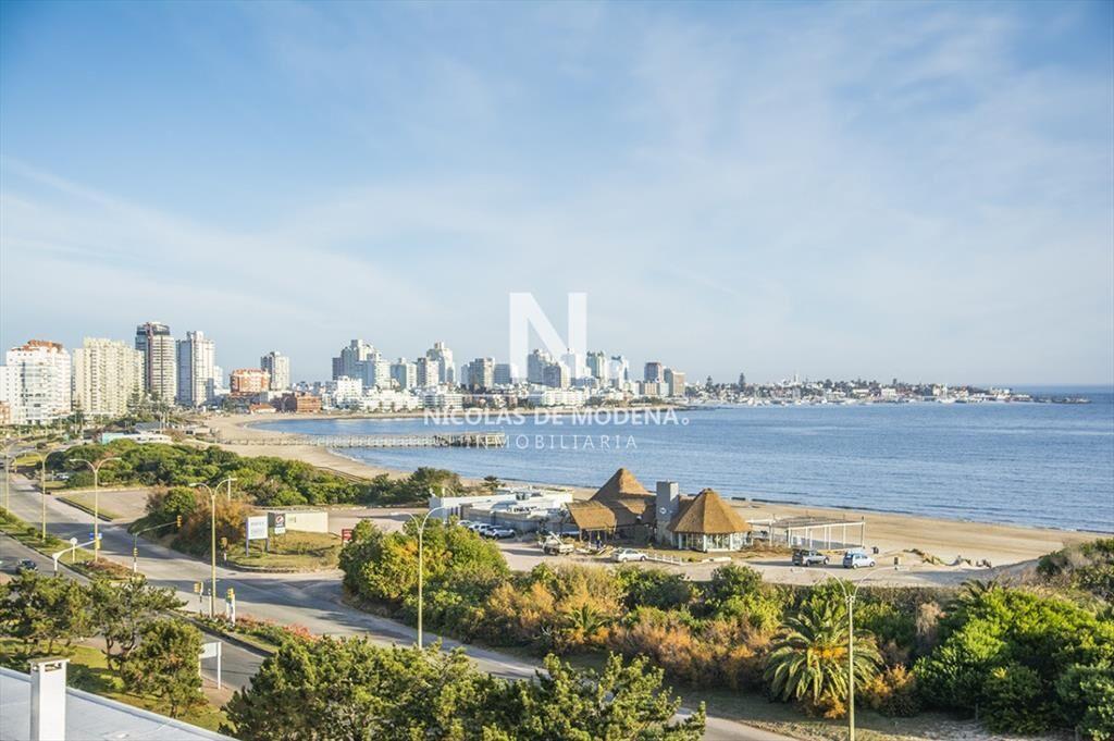 Departamento en venta frente a Playa Mansa en
