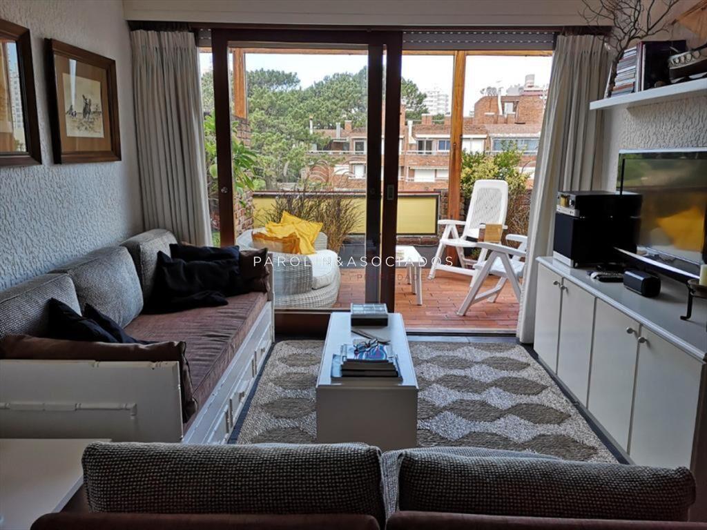 Apartamento de un dormitorio en venta con gran en