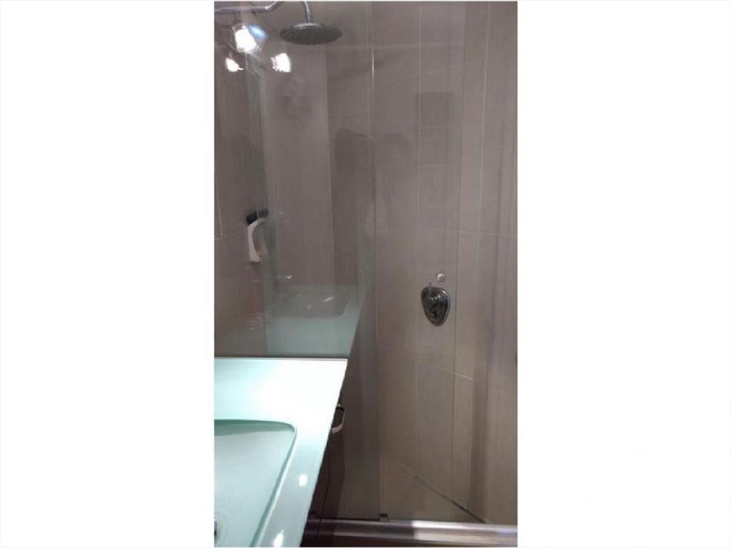 En alquiler.. Av. Roosevelt. Edificio con servicios.