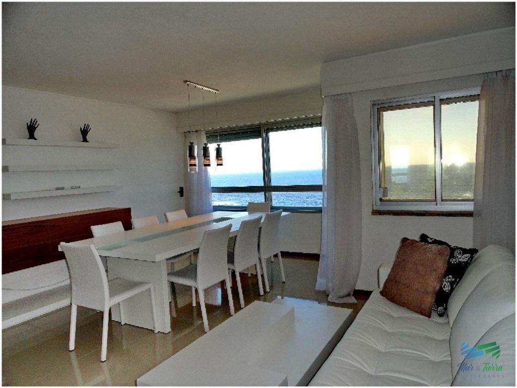 Apartamento en venta de 3 dormitorios en Punta