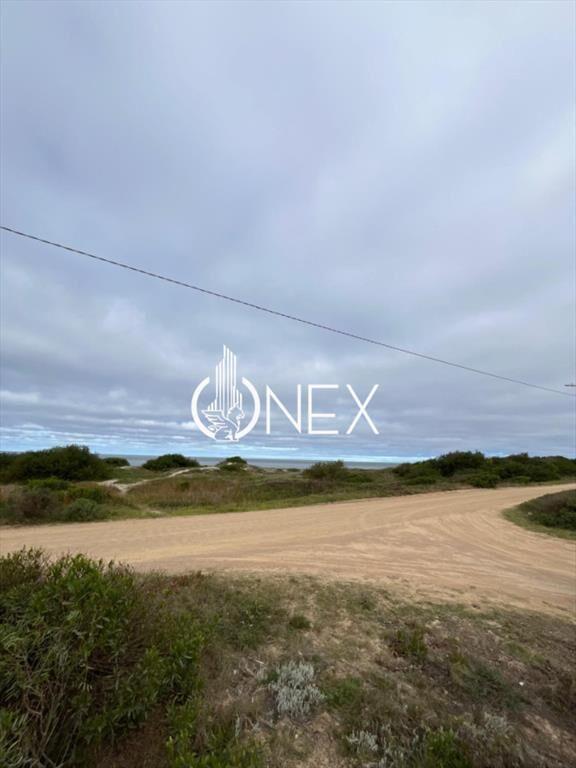 Venta terreno en Balneario Argentino. Primera de