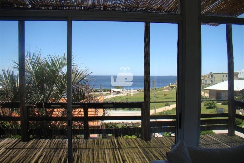 Venta de casa 3DORMITORIOS con vista al Mar - :
