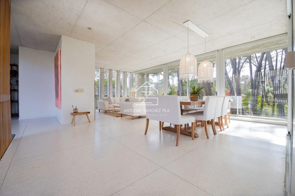 Casa en venta de 4 dormitorios, en Barrio Cerrado