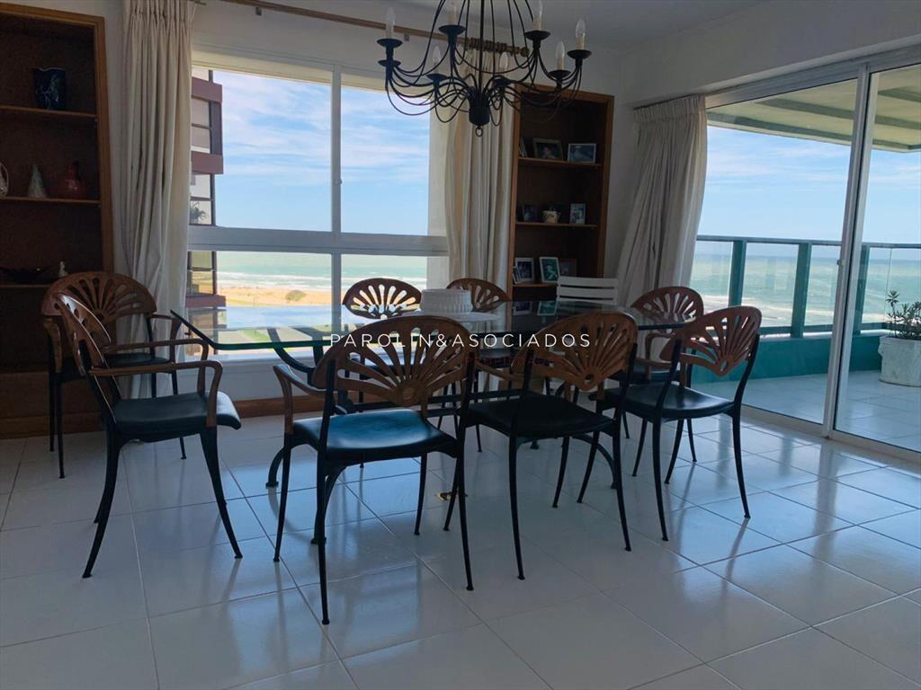 Apartamento en venta de 3 suites en edificio del