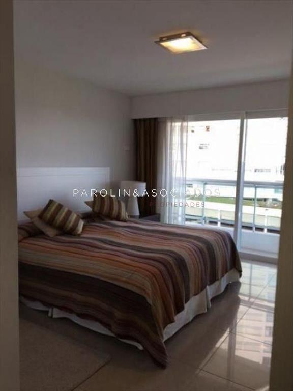 Apartamento en venta de 3 dormitorios en torre