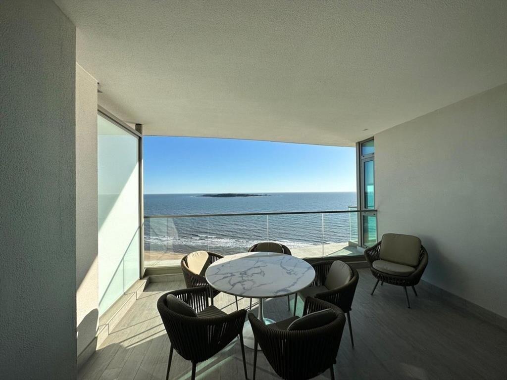 Apartamento 3 dormitorios en alquiler en Fendi