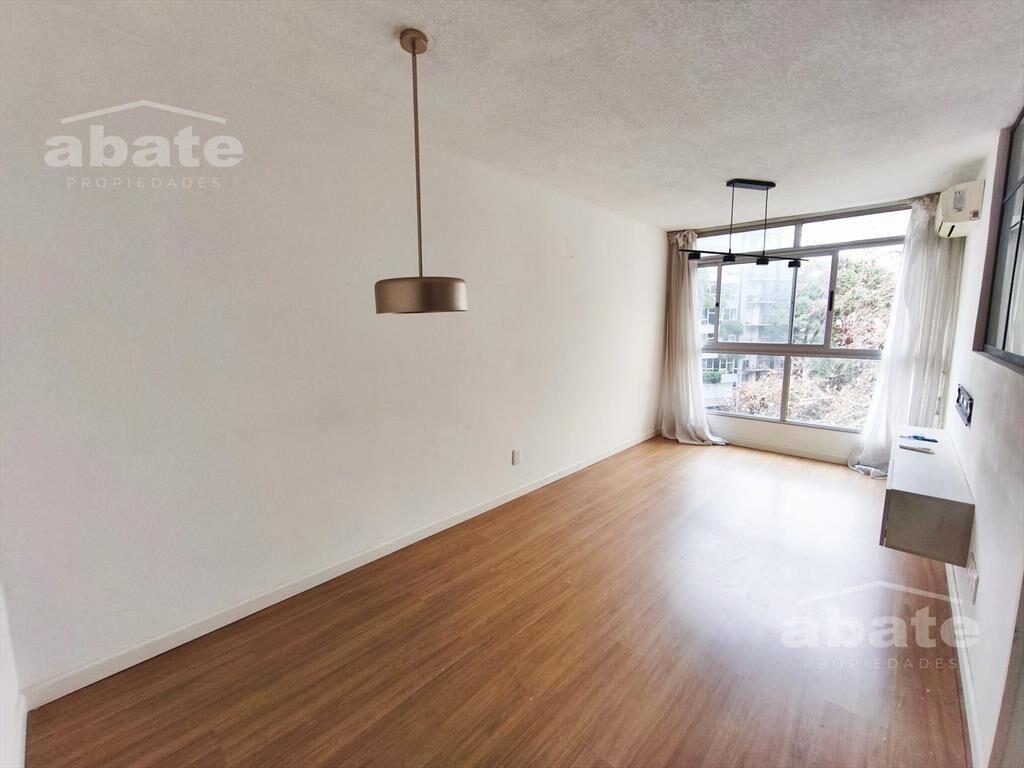 Alquiler Apartamento 2 dormitorios y Garage en Parque Rodó.