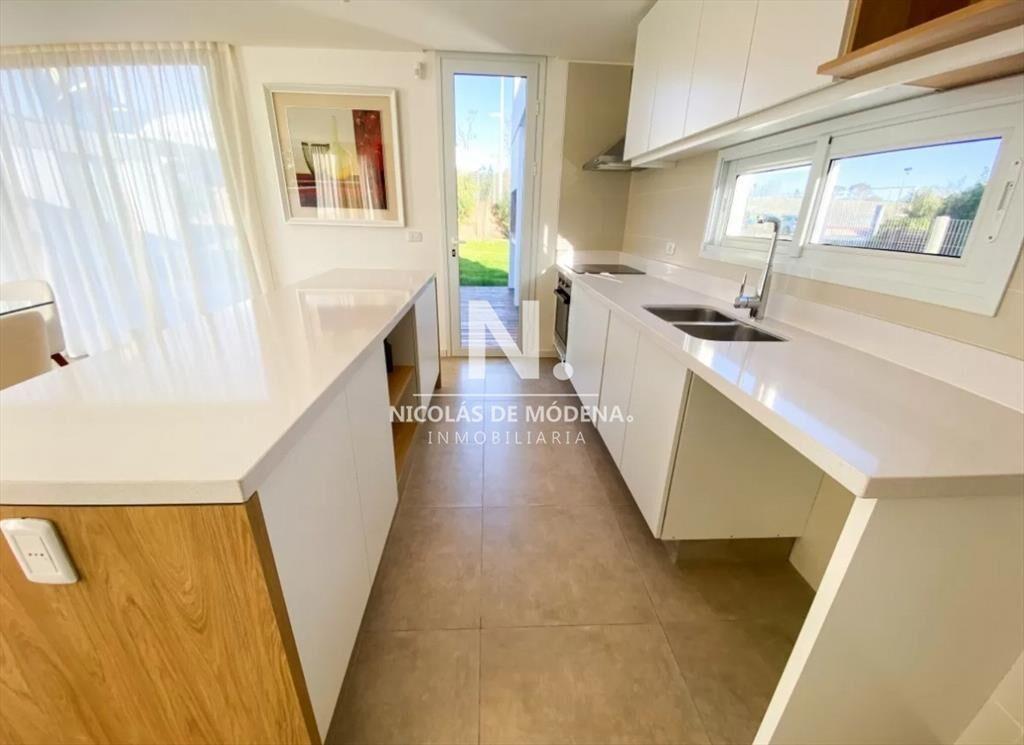 Casa de 3 dormitorios y 3 Baños en Barrio Punta