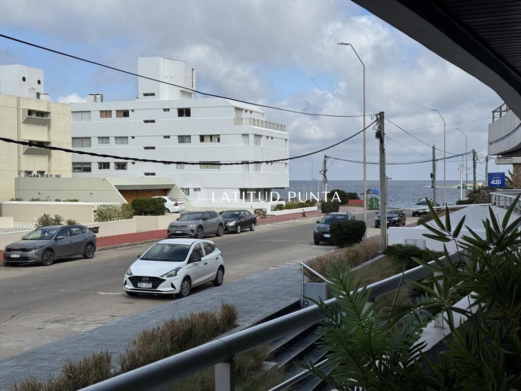 Apartamento en península con piscina propia, 3