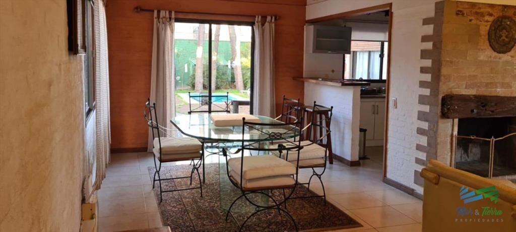 En venta Casa de 4 dormitorios en Playa Mansa,
