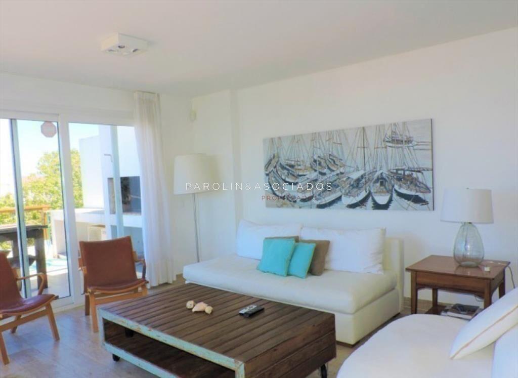 Departamento en Venta de 4 Dormitorios en