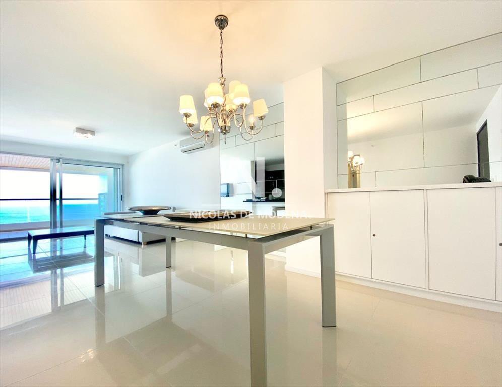 Apartamento en Venta Punta del Este con Buen Al