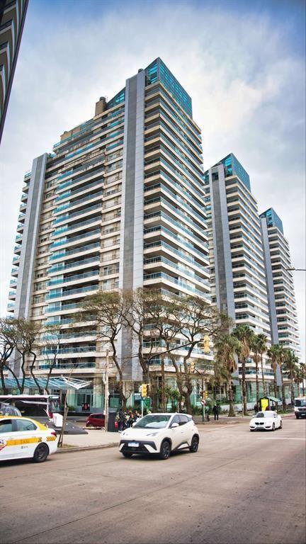 Apartamento de 3 dormitorios y 2 garage en Diamantis Plaza