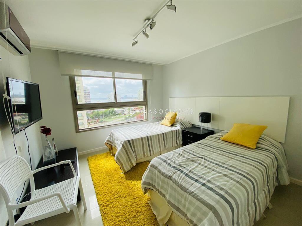 Apartamento en venta de 4 dormitorios en Torre