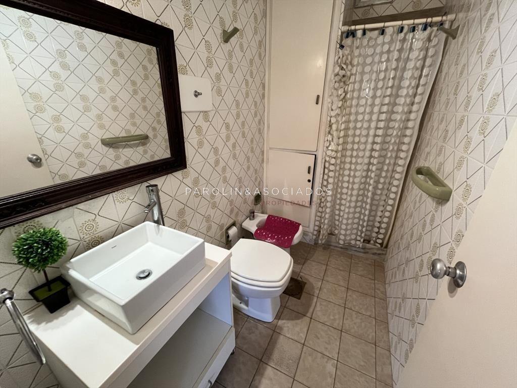 Departamento en Venta de 2 Dormitorios en Playa Mansa, Punt