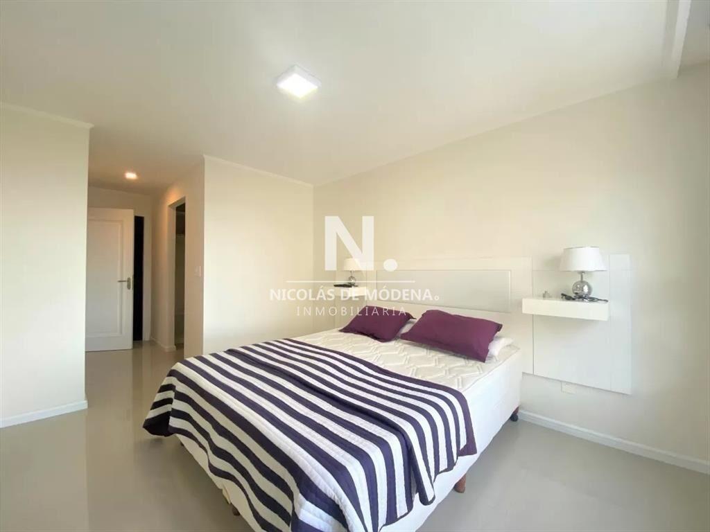 Impecable departamento, comodo e iluminado.