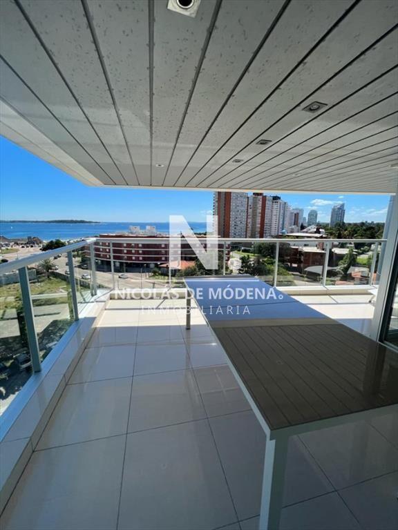 Apartamento en Venta de 3 dormitorios en Edificio