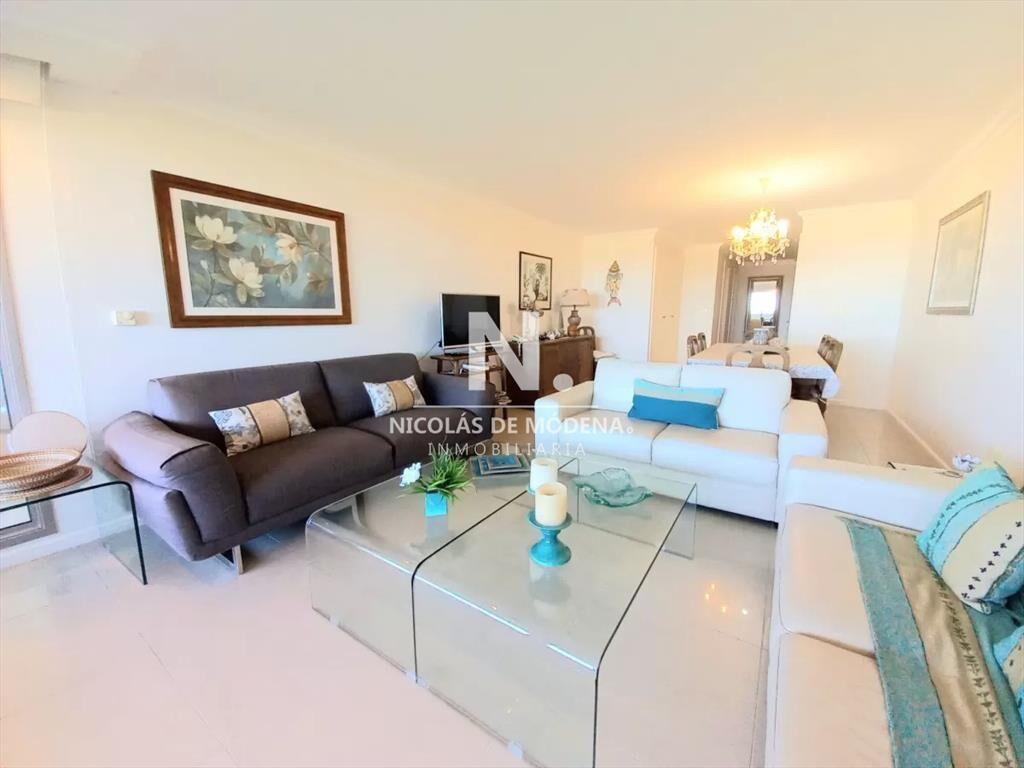 Apartamento de 3 dormitorios. Torre Imperiale.