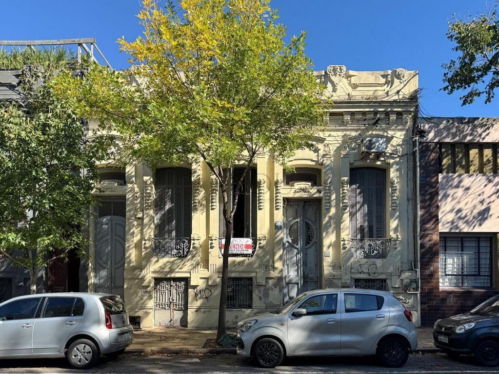 Venta casa a reciclar en Parque Rodó ideal inversores