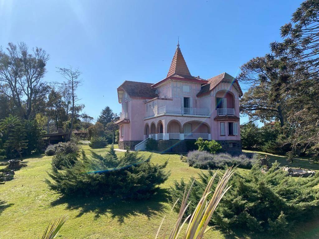 Casa en venta de 5 dormitorios en Playa Verde