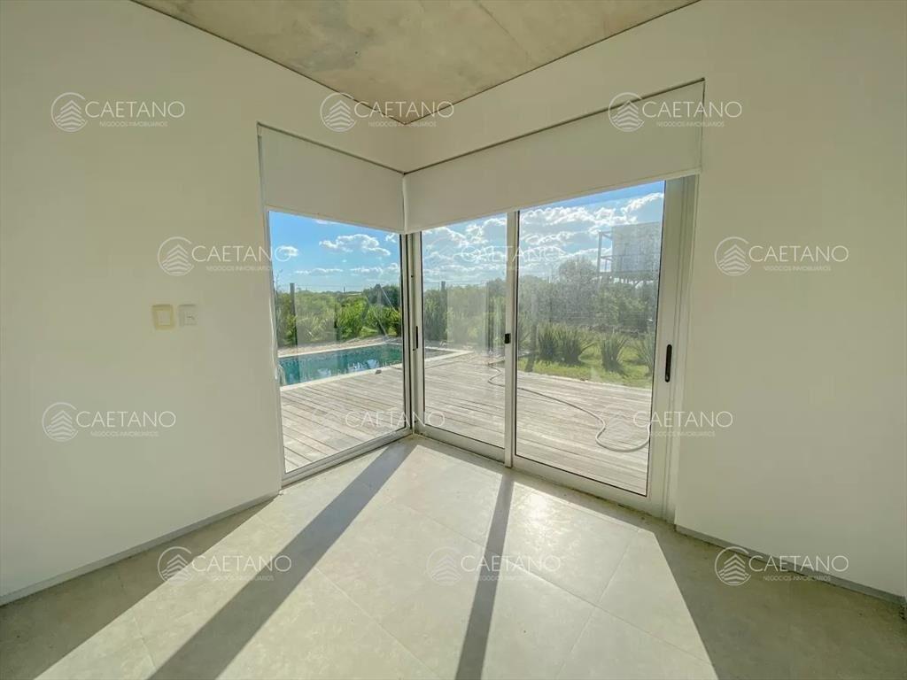 Casa en venta de 3 dormitorios frente al mar en