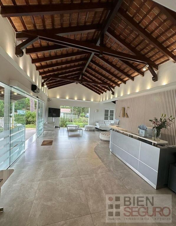 Impecable propiedad en Punta del Este, ideal clínica o inst