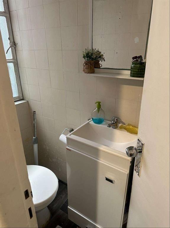 Muy buen apartamento de tres dorm y servicio completo en C