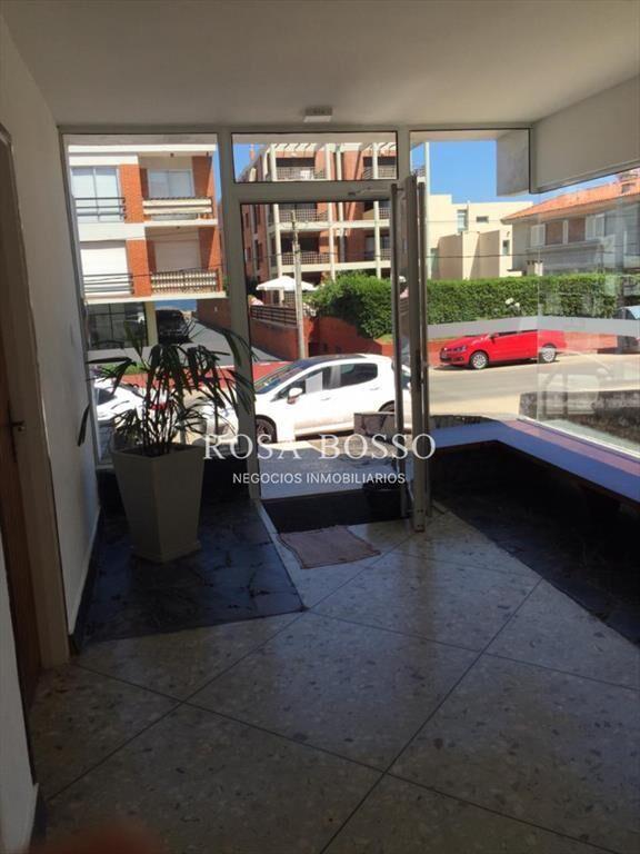 Peninsula, a metros de playa brava!