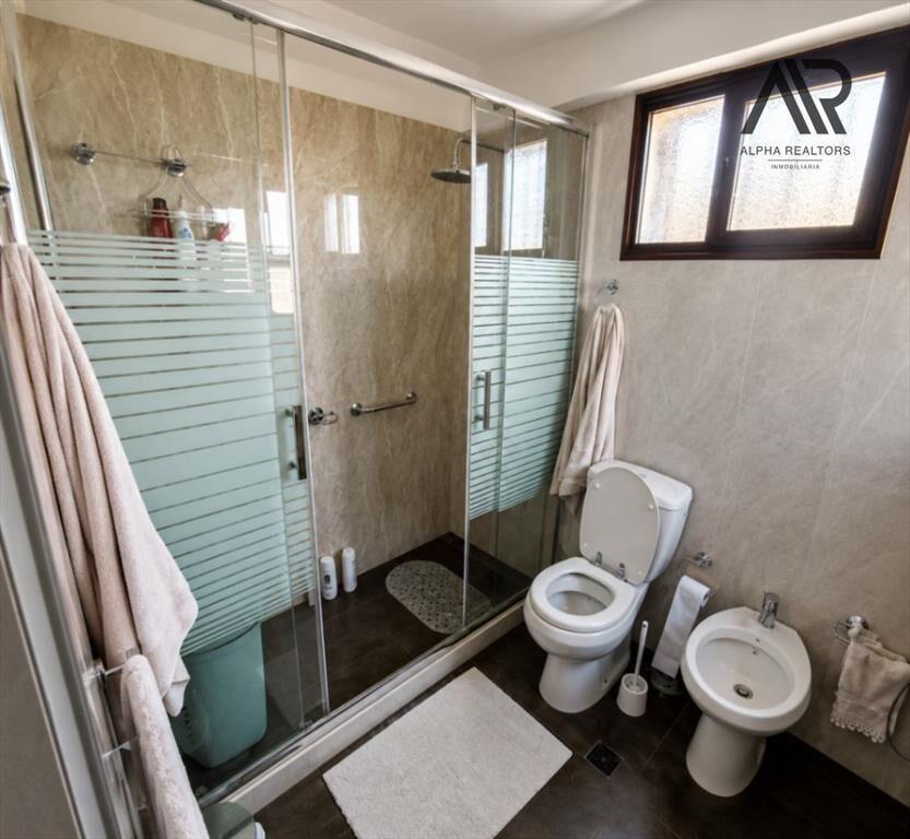 Casa en Venta en Malvín con Cochera, Barbacoa, Apartamen...