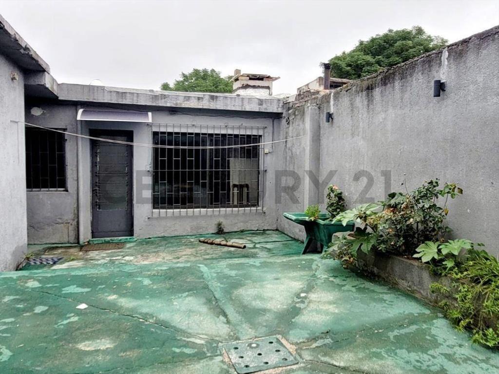 Venta/ CHALET 2 Dormitorios, Jardin, Fondo, Parrillero, B...