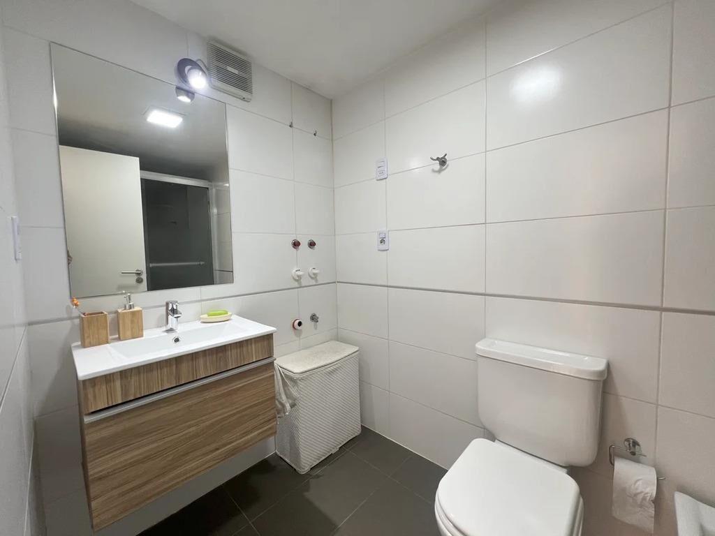 Venta Apartamento de 2 dormitorios y Garaje Al Frente en La