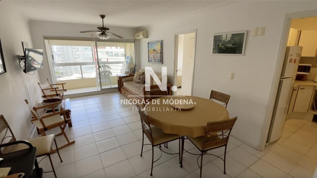 Apartamento en venta en torre con servicios