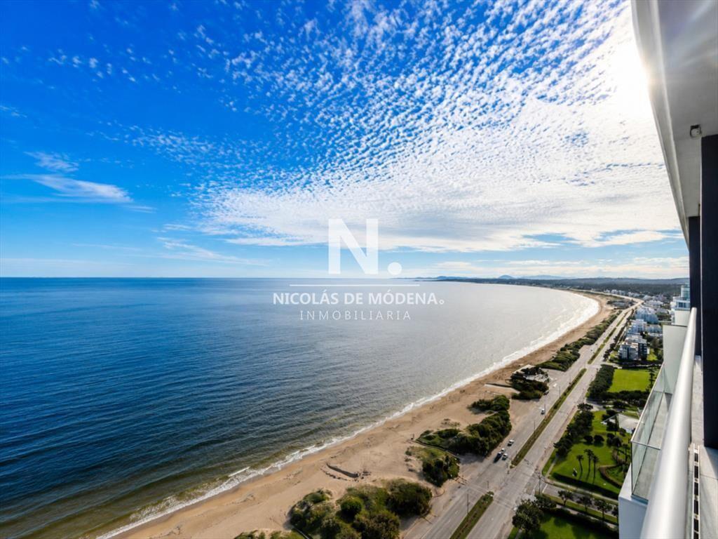 Exclusivo Apartamento Dúplex de 4 dormitorios en