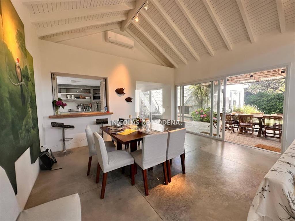 En venta casa de 4 Suites en Pinar del Faro,