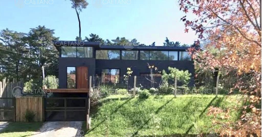Venta Casa 3 Dormitorios 3 Baños - Zona Punta