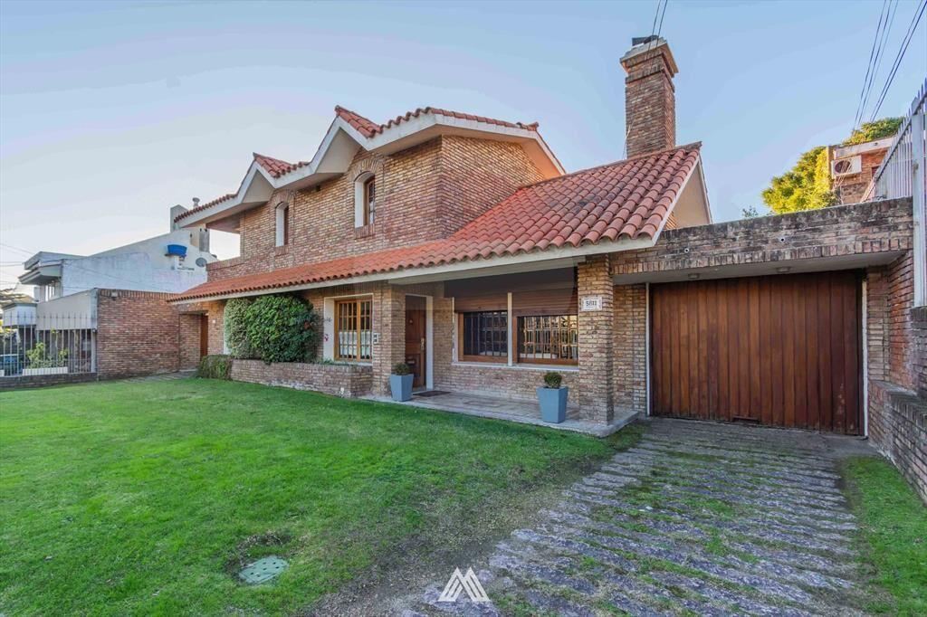 VENTA CASA PUNTA GORDA 4 DORMITORIOS + SERVICIO