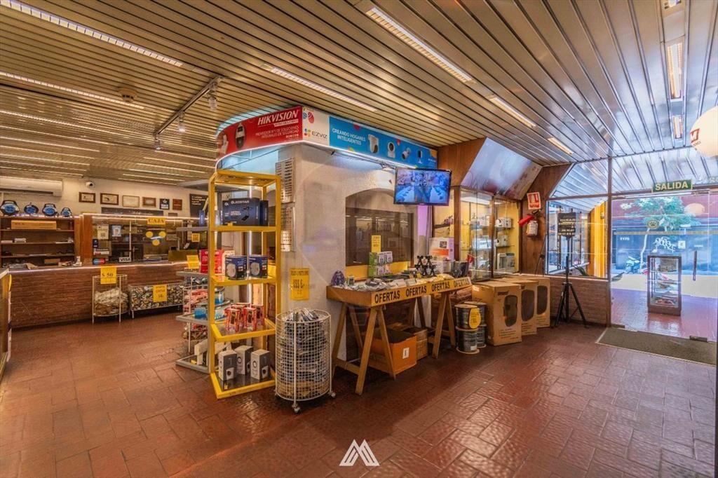 Venta gran local / padrón con 3 unidades en Centro
