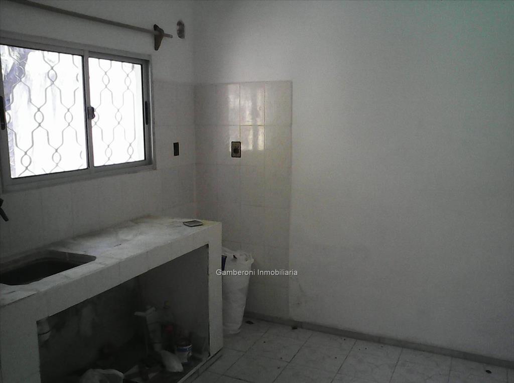 Casa a media cuadra de Av. Garzón. Alquilada